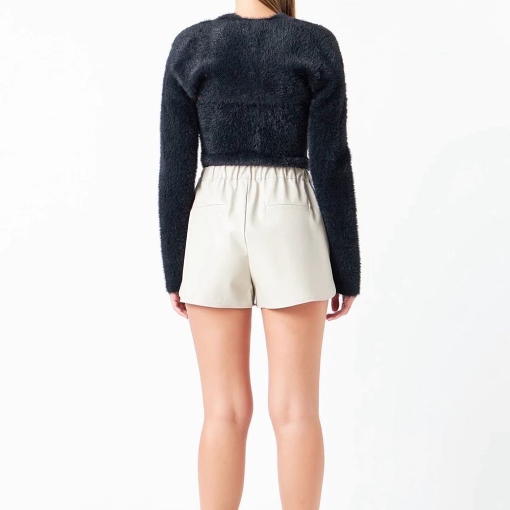 Grey Lab Zola Faux Leather Shorts Taupe Size L High Waist Tailored Shorts NWT - Picture 3 of 9